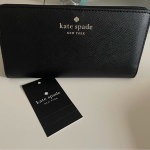 Kate Spade Slim wallet. New with tag.